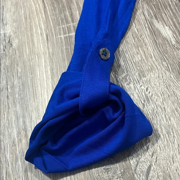 Style & co
Vibrant Blue Long Sleeve Blouse new with tag Size Medium - Picture 9 of 9